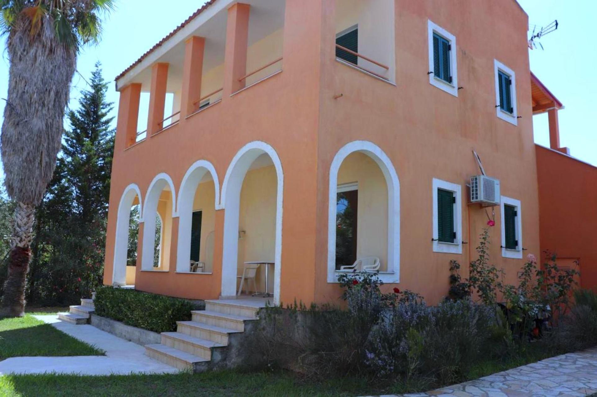 Irini And Apartament
